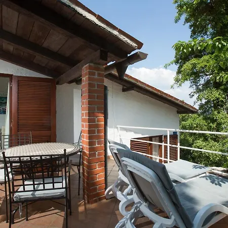 Giardino Laura Apartment *